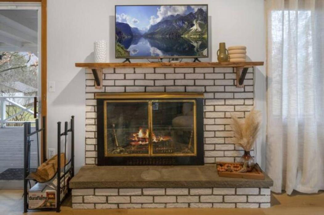 Cayuga Bungalow On Lake—Sleeps 13—Outdoor Firepit Lansing Dış mekan fotoğraf